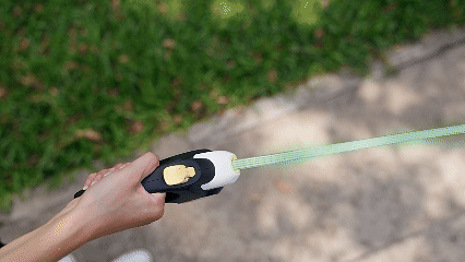 FIDA AutoBrake leash locking automatically when the dog suddenly pulls
